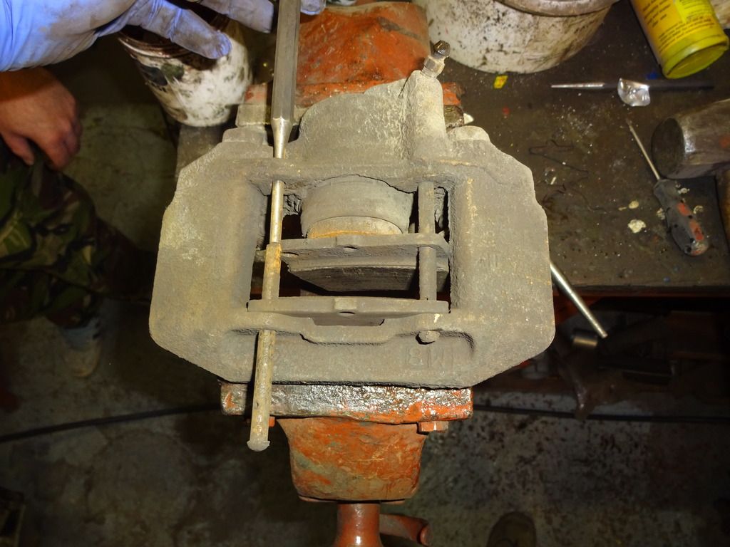 SHOGUN SPORT REAR BRAKE CALIPERS